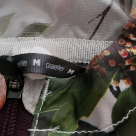 Oiselle April Showers Anorak, size M - Picture 2 of 6